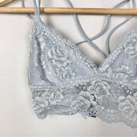 Urban Outfitters UO Out From Under Light Blue Lace Cross Back Bralette S - Picture 3 of 3